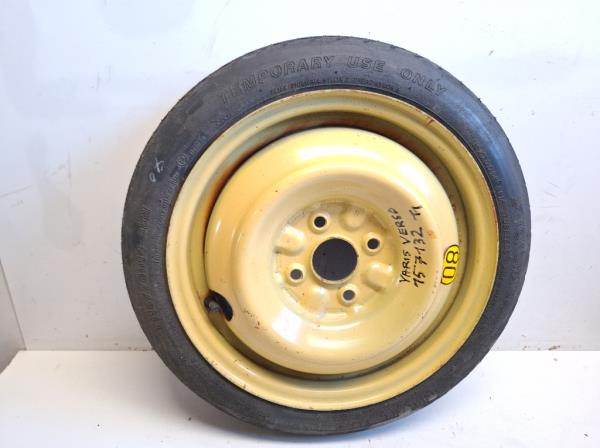 Toyota Yaris Verso szerv�zker�k  foto