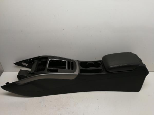 Audi A4 kardnbox  foto