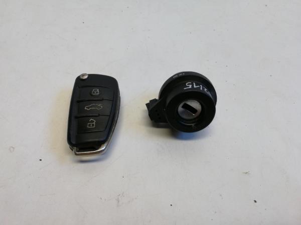 Audi A4 gyjtskapcsol kulcsos  foto