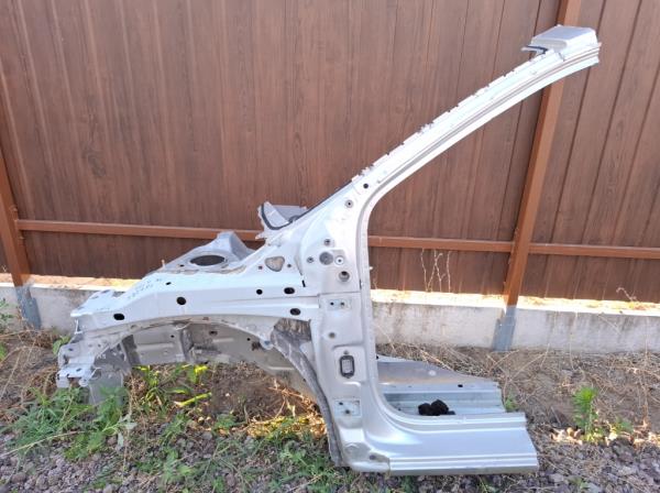 Renault Clio bal els� negyed  foto