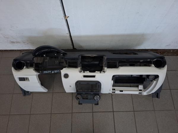 Suzuki Ignis m�szerfal p�rna  foto