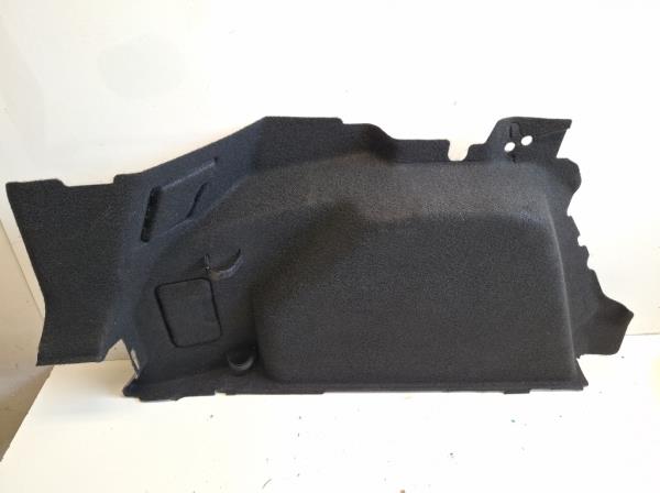 Ford Focus bal h�ts� csomagt�r oldalk�rpit  foto