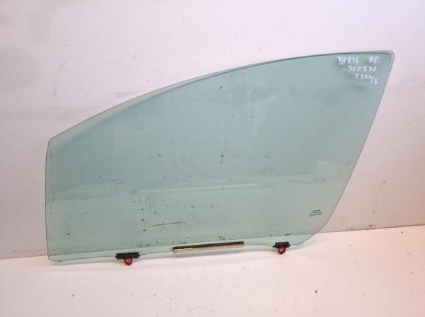 Toyota Yaris bal els� ajt� �veg lej�r�  foto