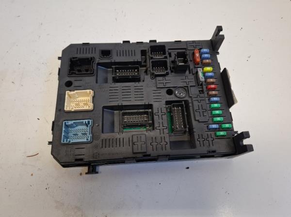 Peugeot 5008 bsi modul (9664059080) foto