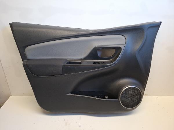 Toyota Yaris bal els� ajt�k�rpit  foto