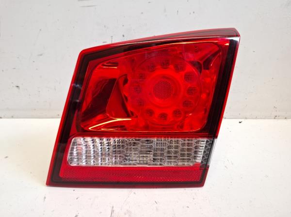 Fiat Freemont jobb h�ts� bels� l�mpa (68078516AE) foto
