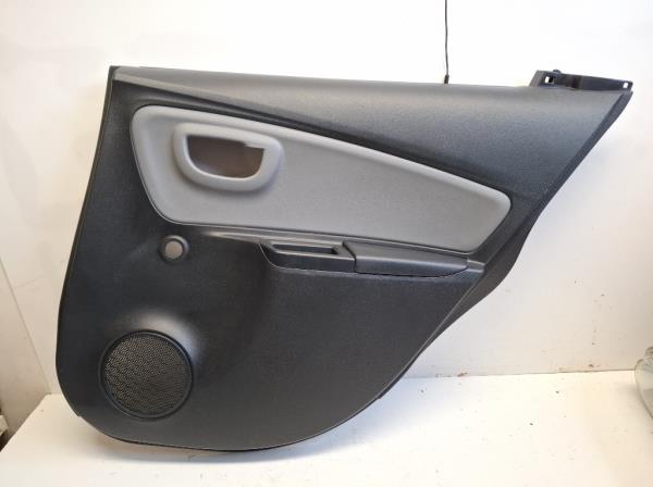 Toyota Yaris jobb h�ts� ajt�k�rpit (676300DD90) foto
