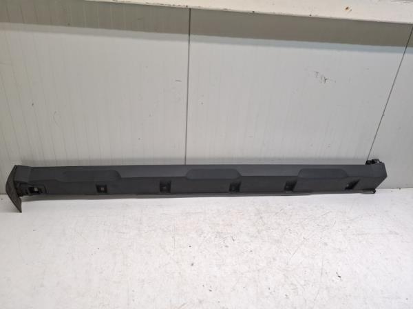Dacia duster jobb k�sz�bspoiler (764184504R) foto
