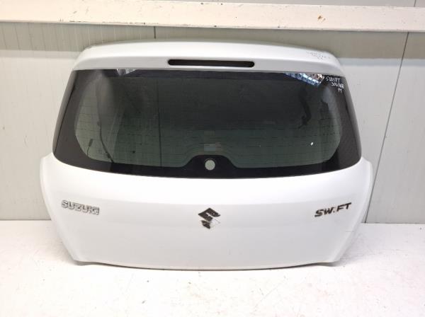 Suzuki Swift csomagt�rajt�  foto