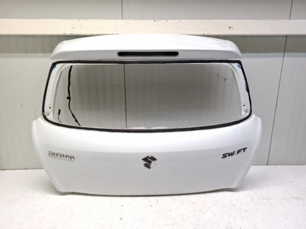 Suzuki Swift csomagt�rajt�  foto