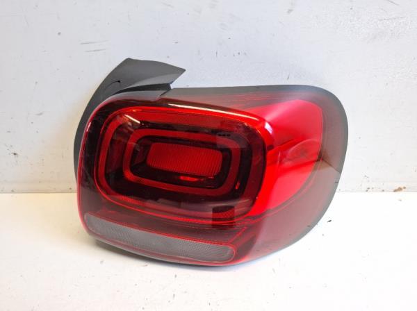 Citroen C3 Aircross jobb h�ts� l�mpa  foto