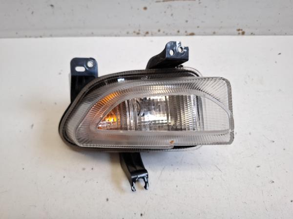 Jeep Renegade jobb els� k�dl�mpa  foto