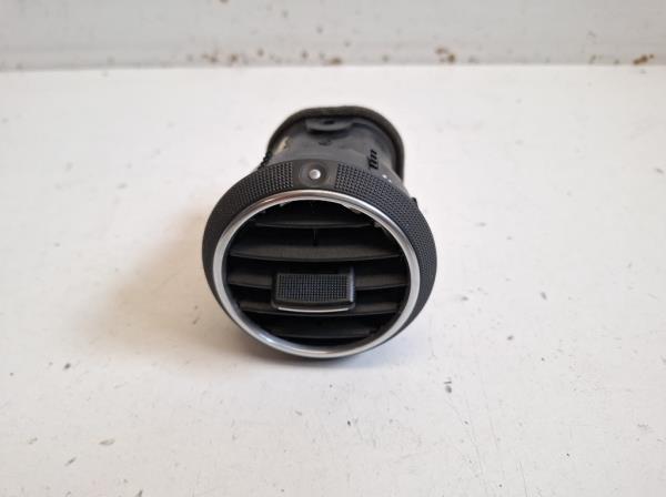 Audi A3 m�szerfal szell�z� (8P0820901A) foto