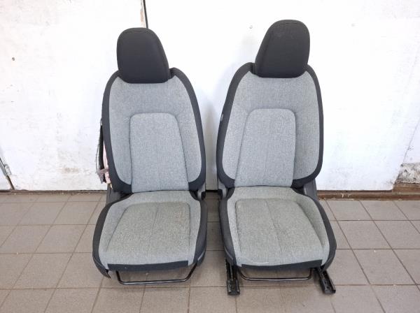Mazda MX-30 �l�s  foto
