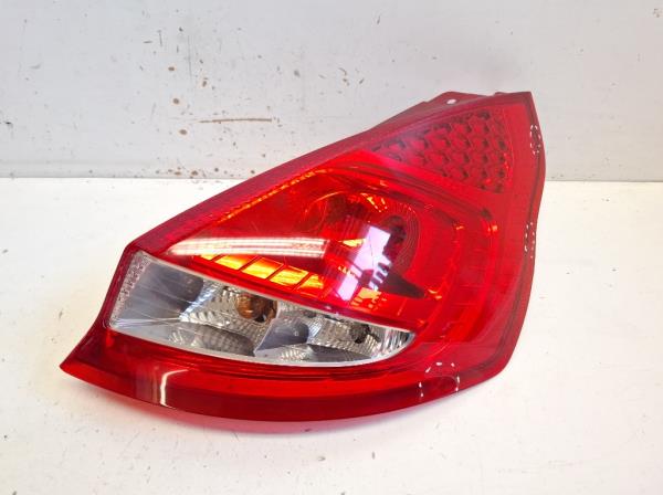 Ford Fiesta jobb h�ts� l�mpa (8A6113404A) foto