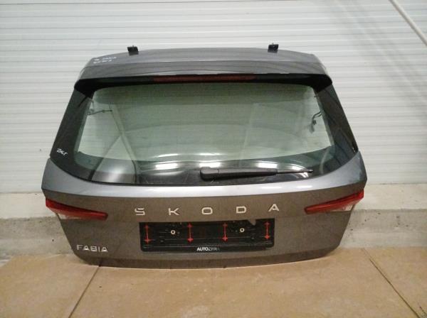 Skoda Fabia csomagt�rajt�  foto