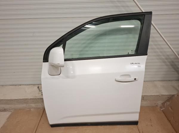 Chevrolet Orlando bal els� ajt�  foto