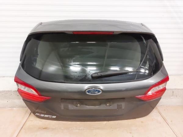 Ford Fiesta csomagt�rajt�  foto