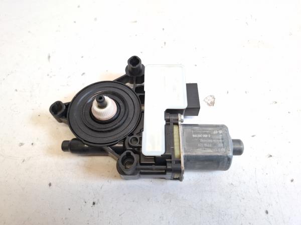 Skoda Octavia jobb h�ts� ablakemel� motor (5Q0959812A) foto