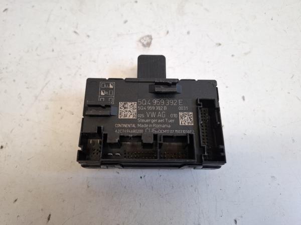 Skoda Octavia jobb els� ajt� elektronika (5Q4959392E) foto