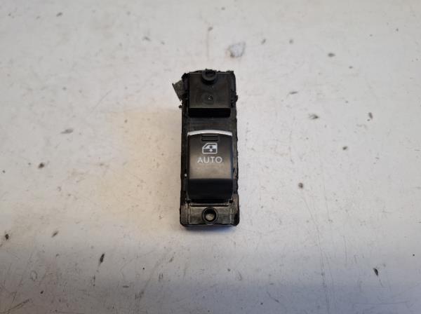 Subaru Forester jobb els� ablakemel� kapcsol� (83071SG120) foto
