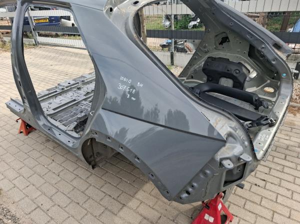 Hyundai Ioniq 5 bal h�ts� negyed  foto