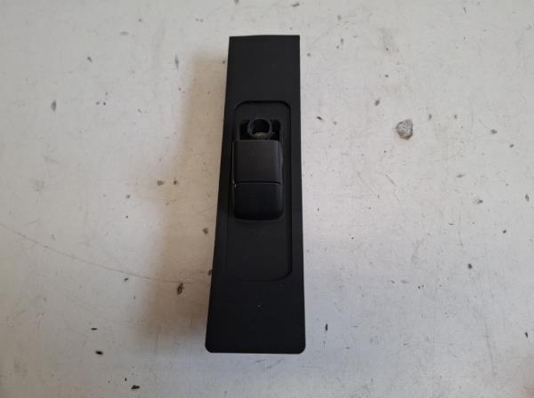 Ford Fiesta els� biztons�gi�v magass�g�ll�t� (H1BBA611C46AE) foto