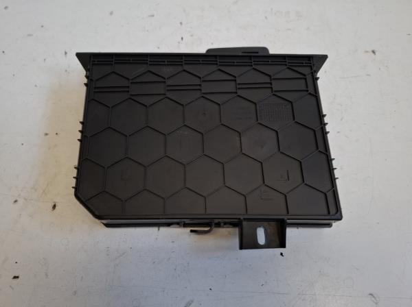 Ford Fiesta jobb els� t�rol� rekesz (H1BBA060C20A) foto