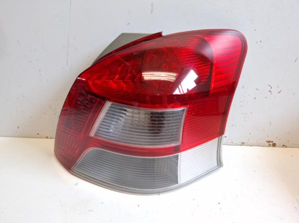 Toyota Yaris jobb h�ts� l�mpa  foto