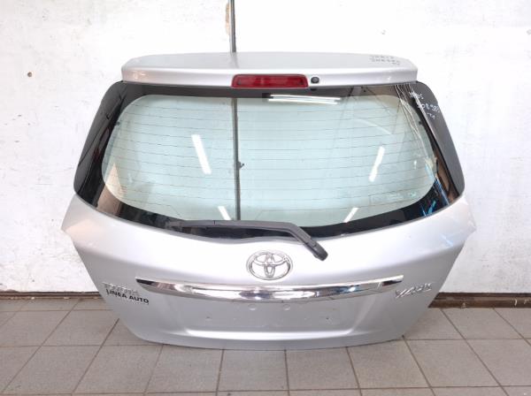 Toyota Yaris csomagt�rajt�  foto