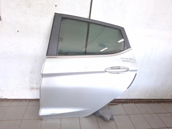 Ford Fiesta bal h�ts� ajt�  foto
