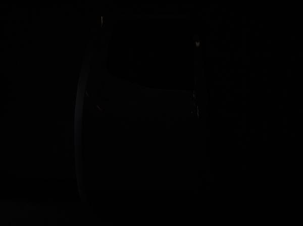 Nissan Navara jobb h�ts� ajt�  foto