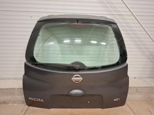 Nissan Micra csomagt�rajt�  foto