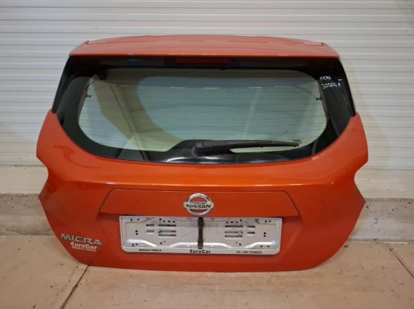 Nissan Micra csomagt�rajt�  foto