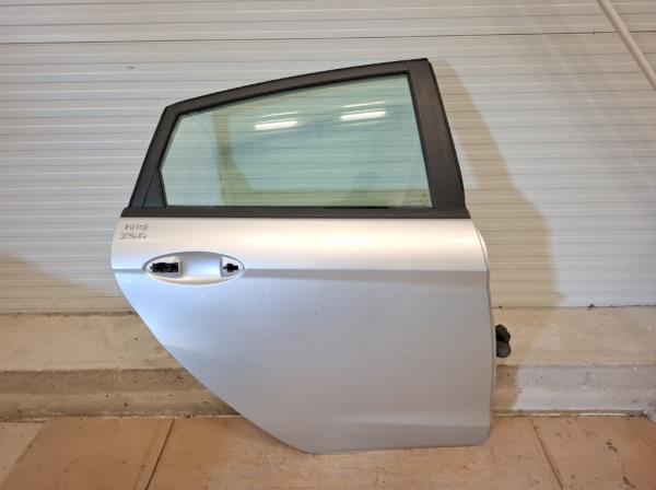 Ford Fiesta jobb h�ts� ajt�  foto