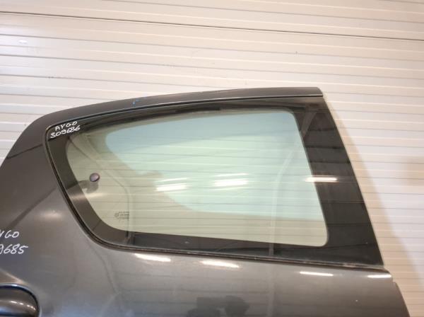 Toyota Aygo jobb h�ts� ajt� �veg fix  foto