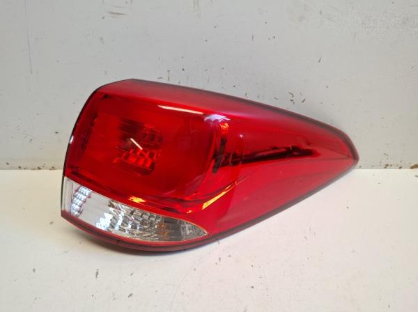 Kia Carens jobb h�ts� k�ls� l�mpa (92402A4010) foto