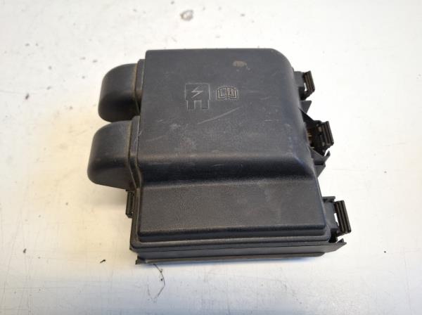 Ford Fiesta biztos�t�kt�bla motort�r (H1BT14D068AG) foto