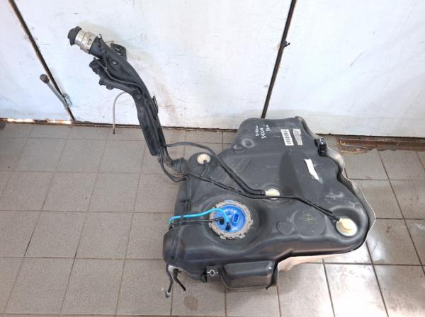 VW Scirocco �zemanyag tank (1K0201075AM) foto