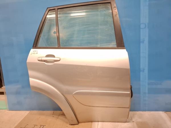 Toyota Rav 4 jobb h�ts� ajt�  foto