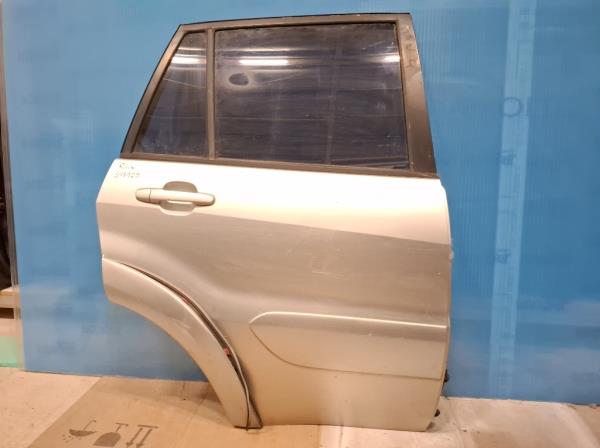 Toyota Rav 4 jobb h�ts� ajt�  foto