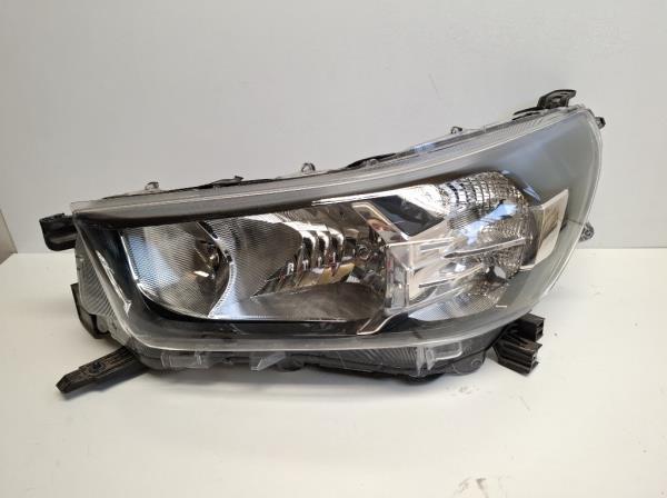 Toyota Hilux bal els� f�nysz�r� (811500KK60) foto