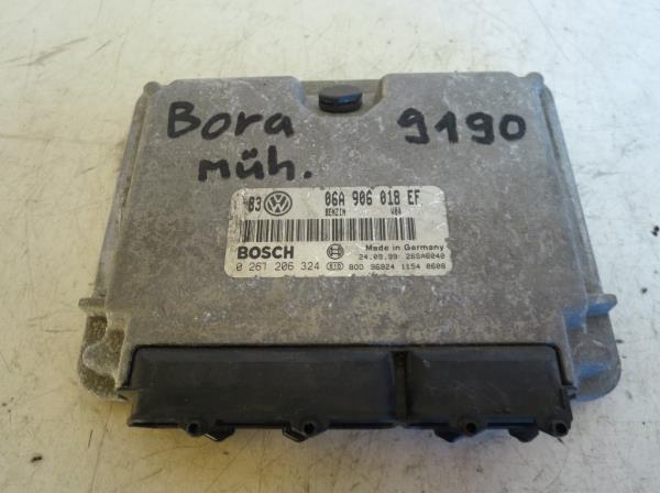 VW Bora motorvezrl (06A906018EF) foto
